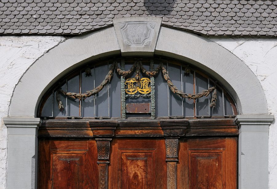 Historisches Portal des ehemaligen Gasthauses Schäfle in Schwarzenberg im Bregenzerwald