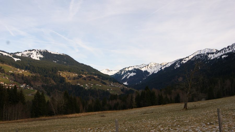 Ortsteil Innerlaterns in Laterns, Vorarlberg, aufgenommen von der Alpe Wies