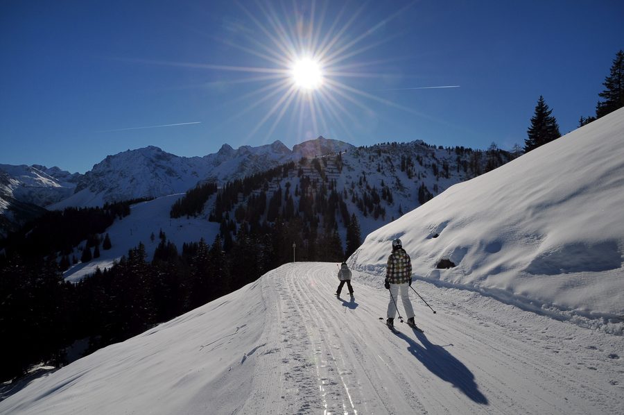 Panorama am Parpfienzweg mit Blick auf den Panüelerkopf und weitere Gipfel des Rätikons
