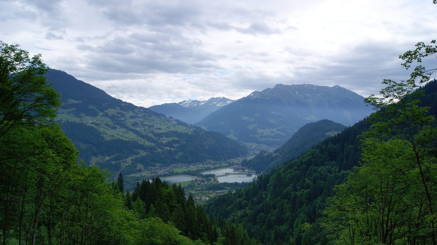 Blick vom Rellstal auf Bartholomäberg und in das Silbertal