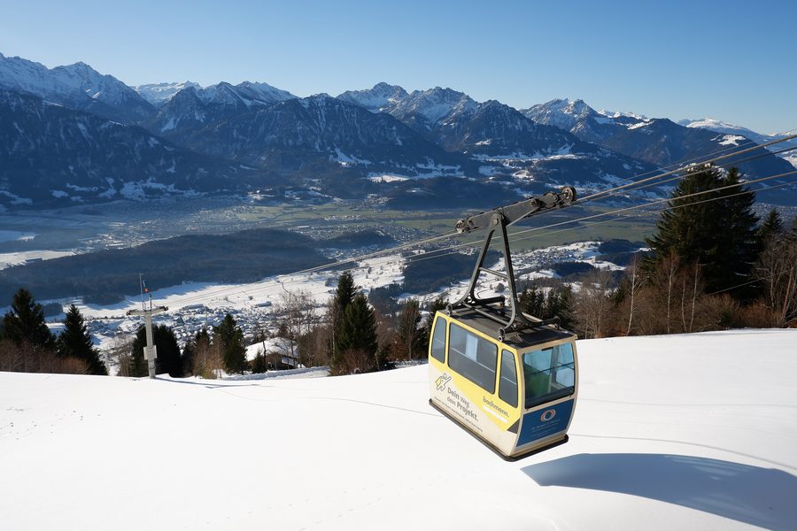 Schnifisbergbahn cable car leaving the mountain station